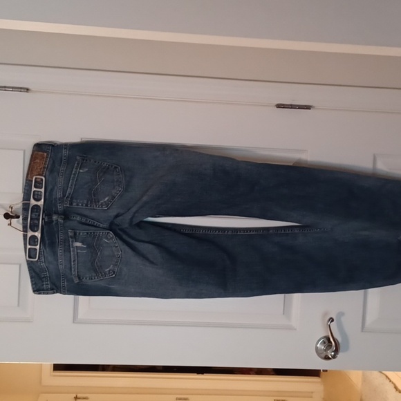 💙🌺Classic Blue Distressed Women Jeans - Picture 13 of 16